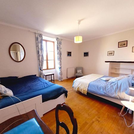 Au Pays De Jacquou : Chambre D'Hotes Et Table D'Hotes Fossemagne Exterior photo