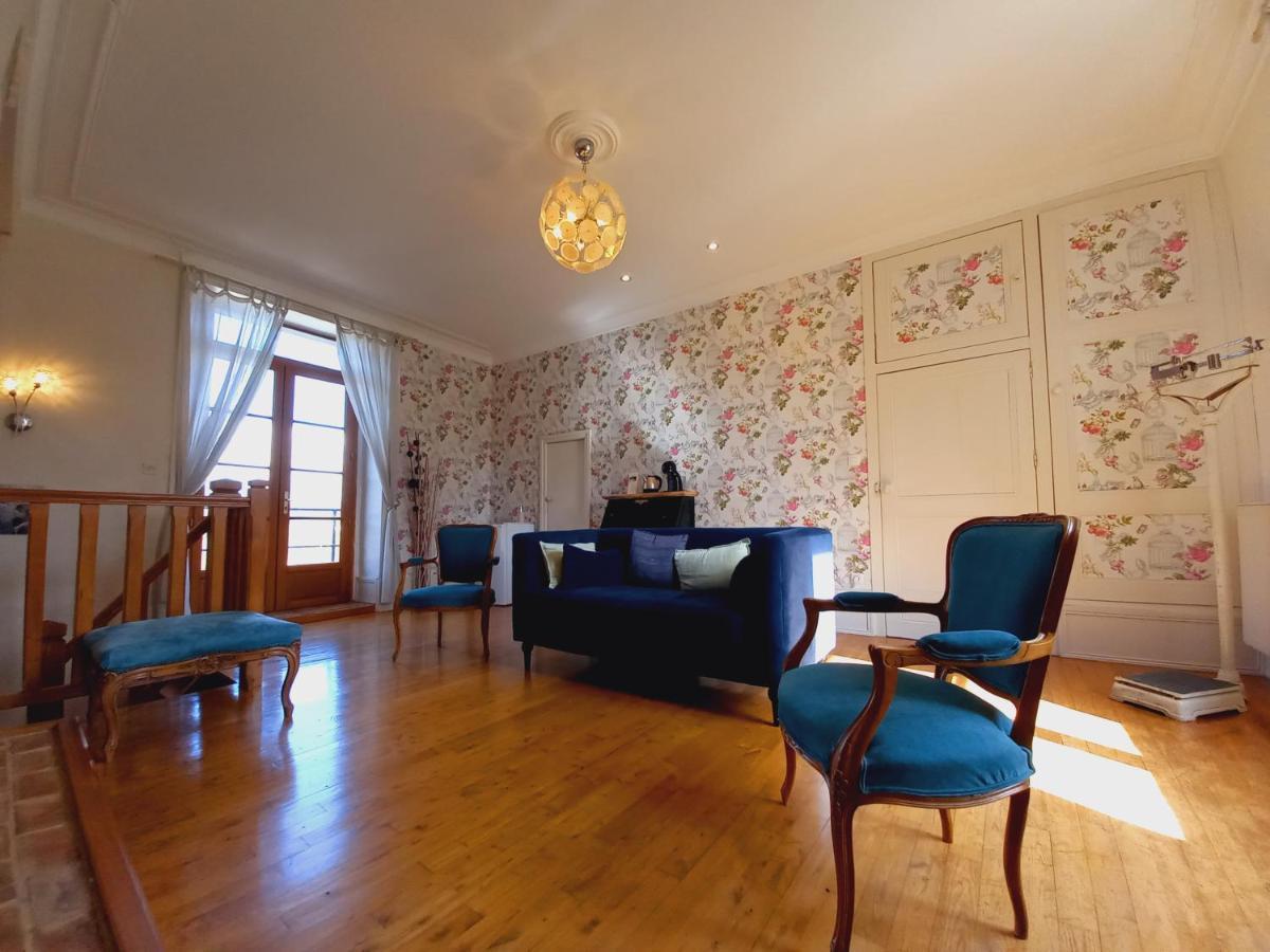 Au Pays De Jacquou : Chambre D'Hotes Et Table D'Hotes Fossemagne Exterior photo